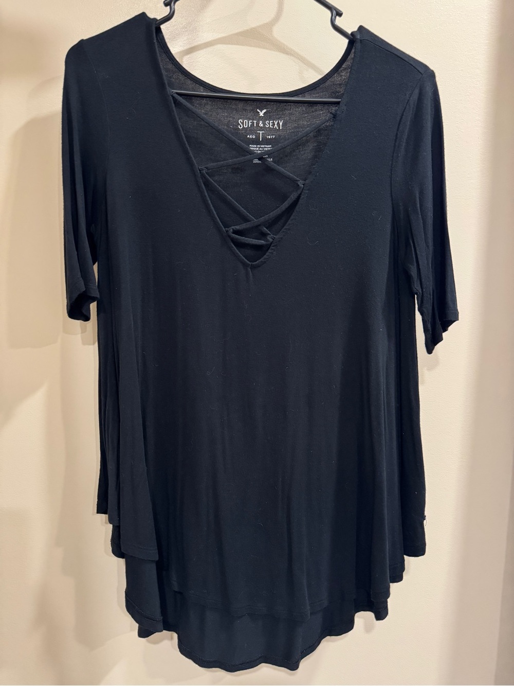 American Eagle Outfitters Black Short-Sleeve Crisscross V-Neck Tunic